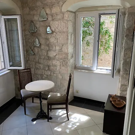 The Venetian Apartment *